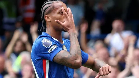 【巅峰对决】NBA焦点战：太阳激战活塞，激情碰撞即将上演！